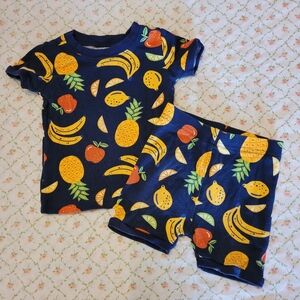 🚨5 For $15🚨 -Old Navy Size 12-18 Months Unisex Fruit Printed Pajama Shorts Set